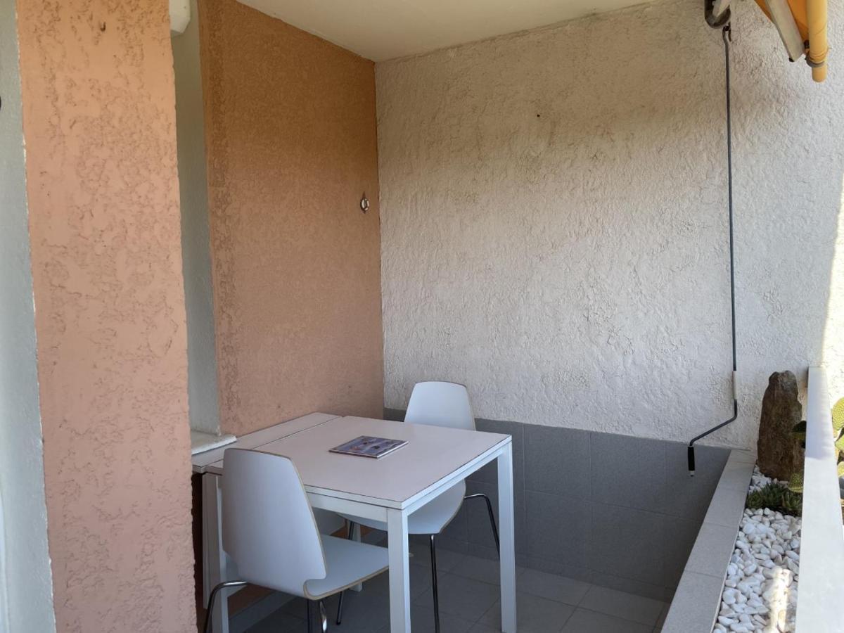 Bormes-Les-Mimosas - Appart 25M2 Avec Balcon - 4P 외부 사진